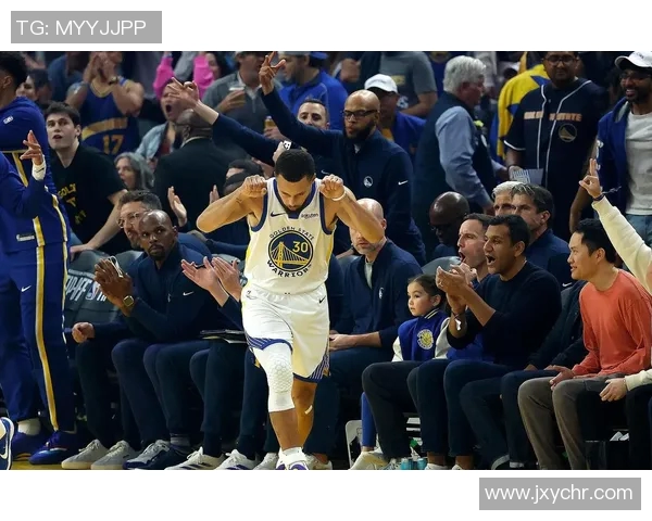 掘金与勇士常规赛精彩对决回顾及赛季展望分析